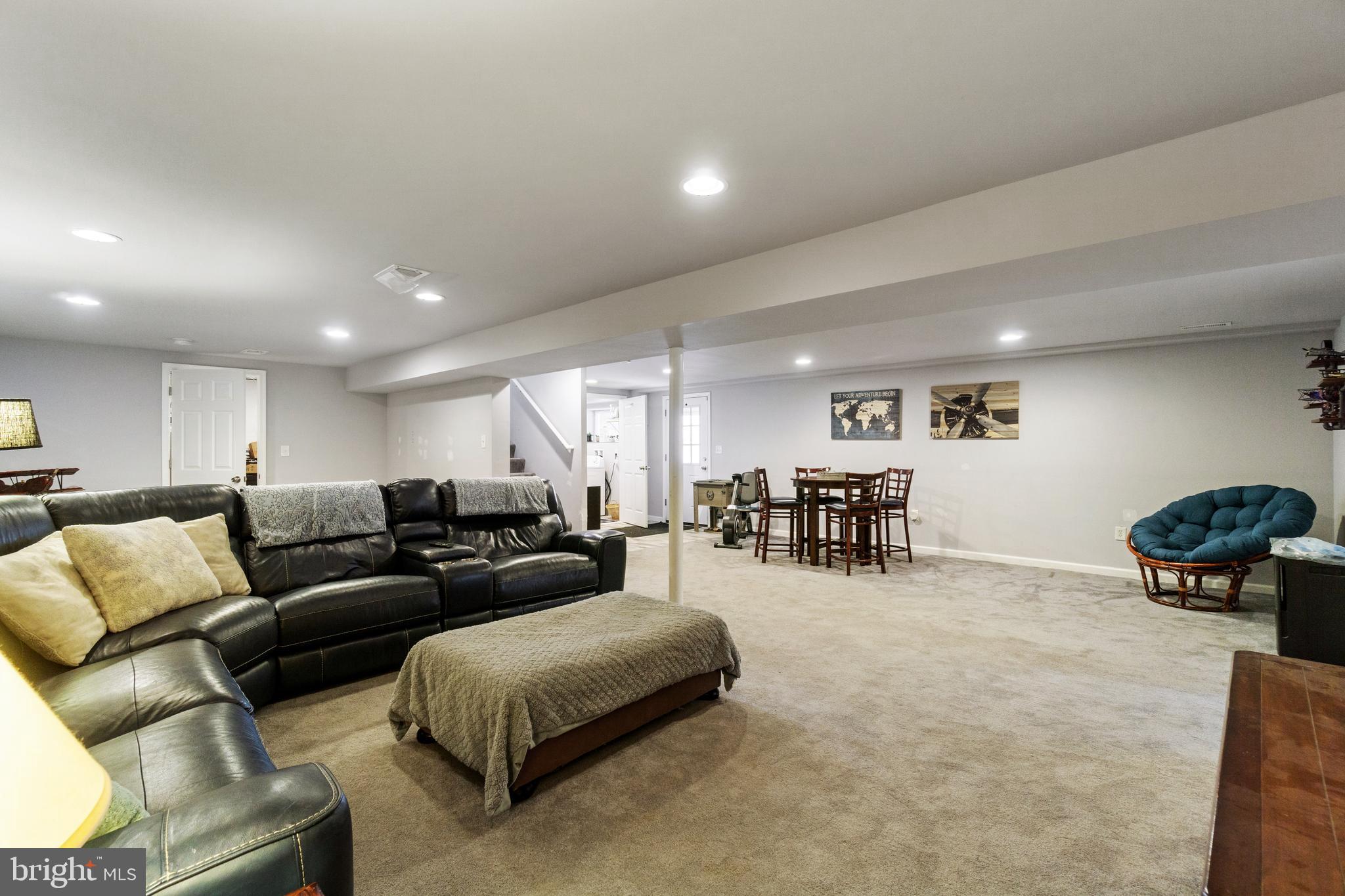 1556 Fairmount Road Hampstead, MD 21074 - Photo 25 of 48 a living room with furniture and a table