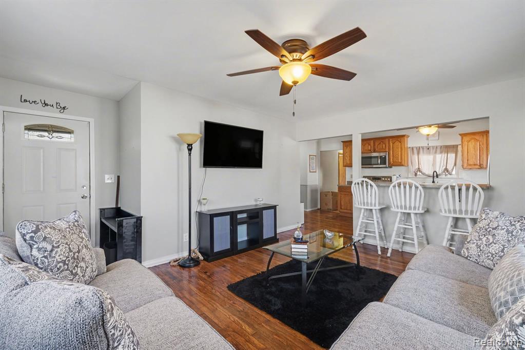 5091 West Carpenter Road Flint, MI 48504 - Photo 9 of 22