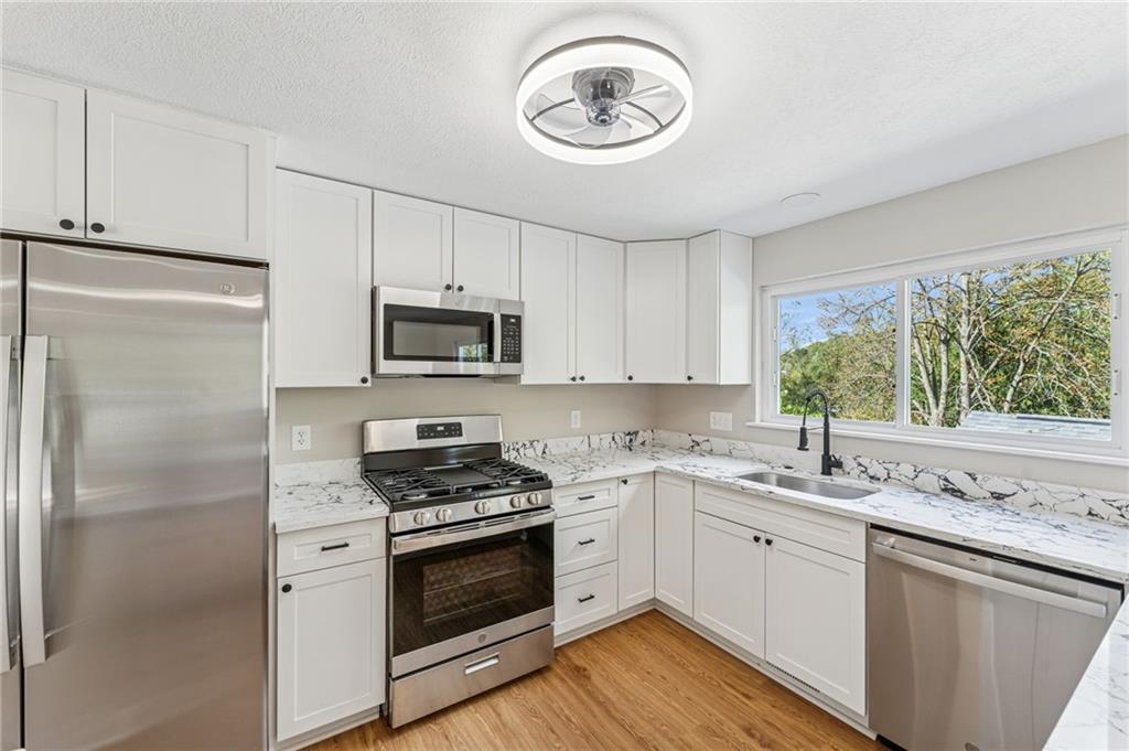 210 Parkedge Road Pittsburgh, PA 15220 - Photo 14 of 50 Gallery Image 14