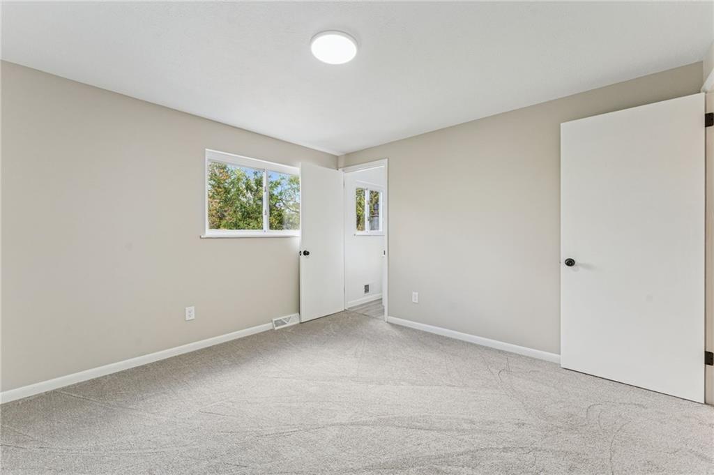 210 Parkedge Road Pittsburgh, PA 15220 - Photo 18 of 50 Gallery Image 18
