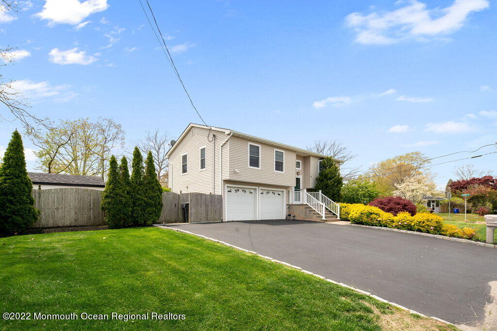748 Midstreams Road Brick, NJ 08724 - Photo 5 of 33 front