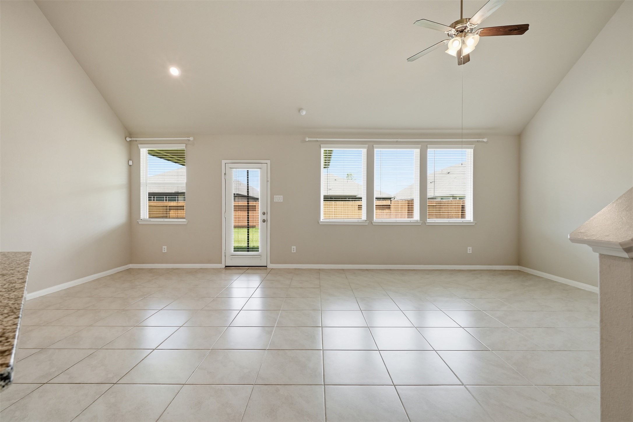 2413 Olancha Drive Rosharon, TX 77583 - Photo 10 of 50 Gallery Image 10