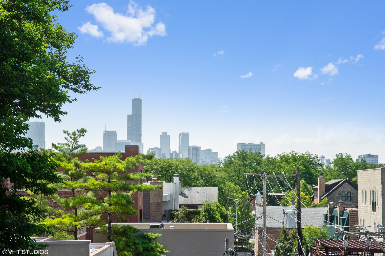 507 West Menomonee Street Chicago, IL 60614 - Photo 14 of 18 a view of a city with tall buildings