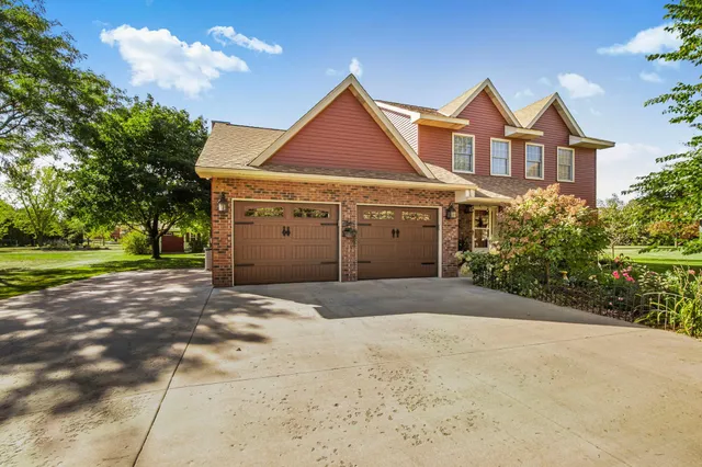 $404,900 | 2563 Colony Circle, St. Cloud, MN 56303