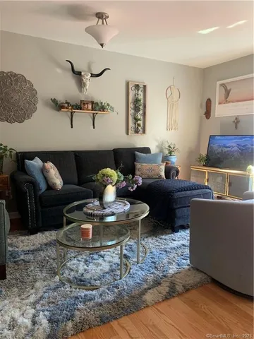 $1,750 | Four Twenty Four Bumper Road, Harwinton, CT 06791