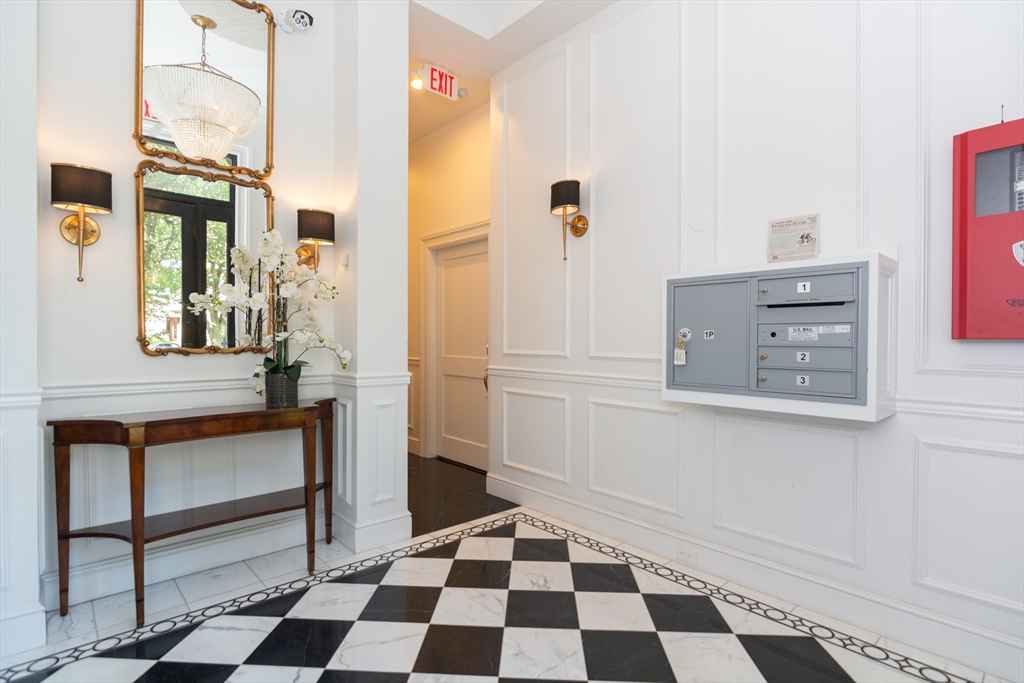 288 Commonwealth Avenue, Unit 1 Boston, MA 02115 - Photo 28 of 36 a black and white checkered floor