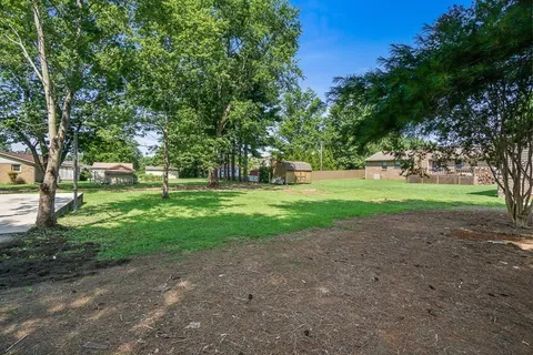 $329,900 | 814 Chickasaw Trail, McMinnville, TN 37110