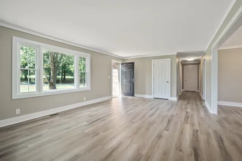 $329,900 | 814 Chickasaw Trail, McMinnville, TN 37110