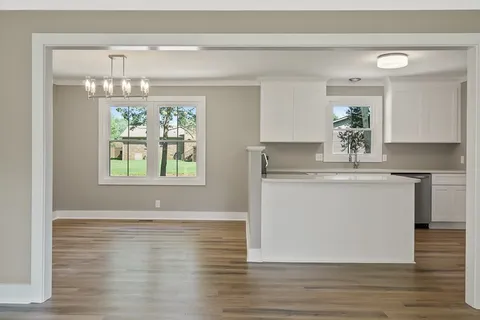 $329,900 | 814 Chickasaw Trail, McMinnville, TN 37110