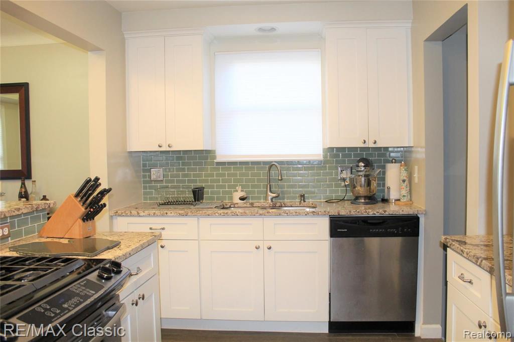 1420 Harvard Road Berkley, MI 48072 - Photo 25 of 50