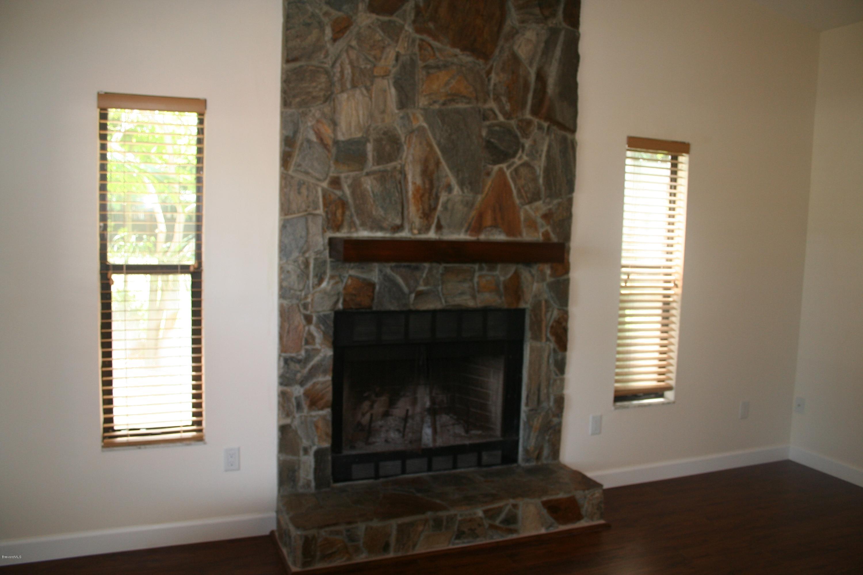 4055 Shuttle Court Merritt Island, FL 32953 - Photo 7 of 25 055