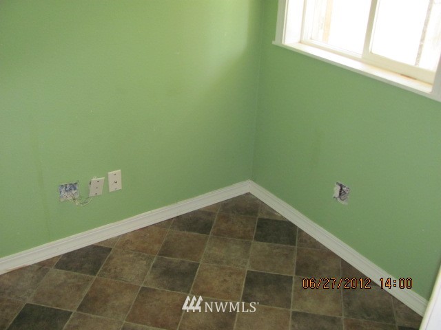 3617 Northeast 10th Street Renton, WA 98056 - Photo 11 of 14