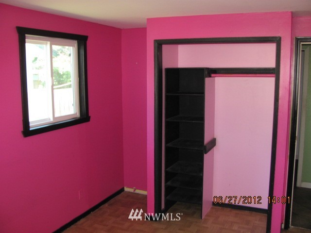 3617 Northeast 10th Street Renton, WA 98056 - Photo 12 of 14