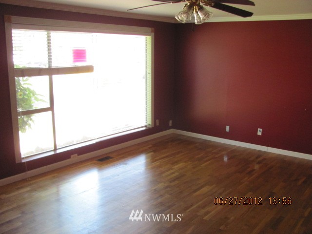 3617 Northeast 10th Street Renton, WA 98056 - Photo 7 of 14