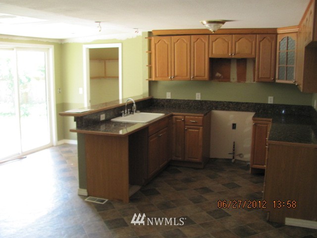 3617 Northeast 10th Street Renton, WA 98056 - Photo 8 of 14