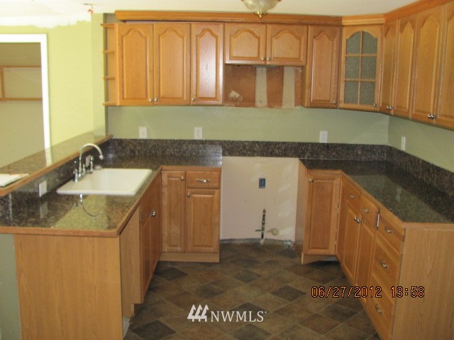 3617 Northeast 10th Street Renton, WA 98056 - Photo 9 of 14