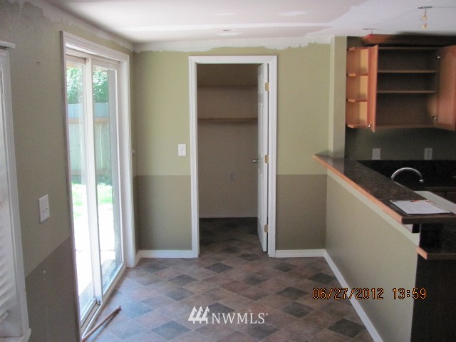 3617 Northeast 10th Street Renton, WA 98056 - Photo 10 of 14