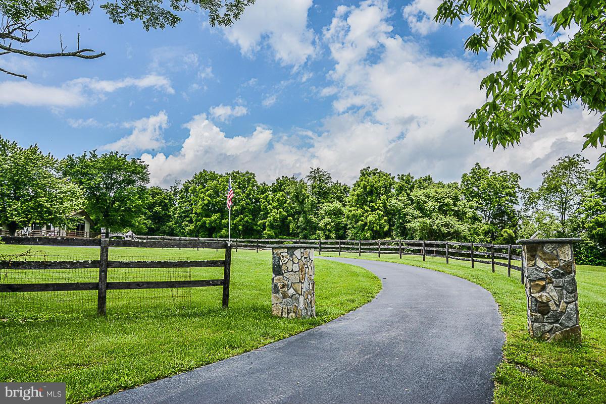 18557 Woodburn Road Leesburg, VA 20175 - Photo 2 of 25 Exterior (General)