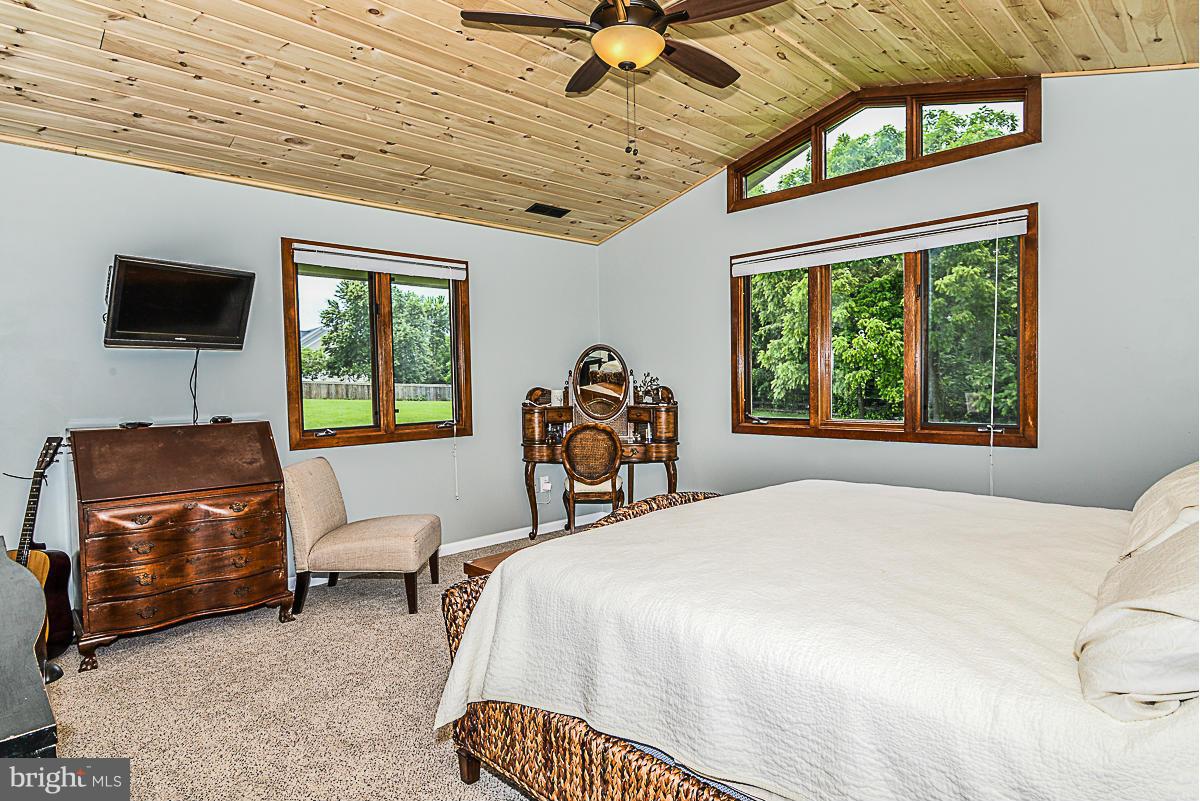 18557 Woodburn Road Leesburg, VA 20175 - Photo 14 of 25 Bedroom (Master)