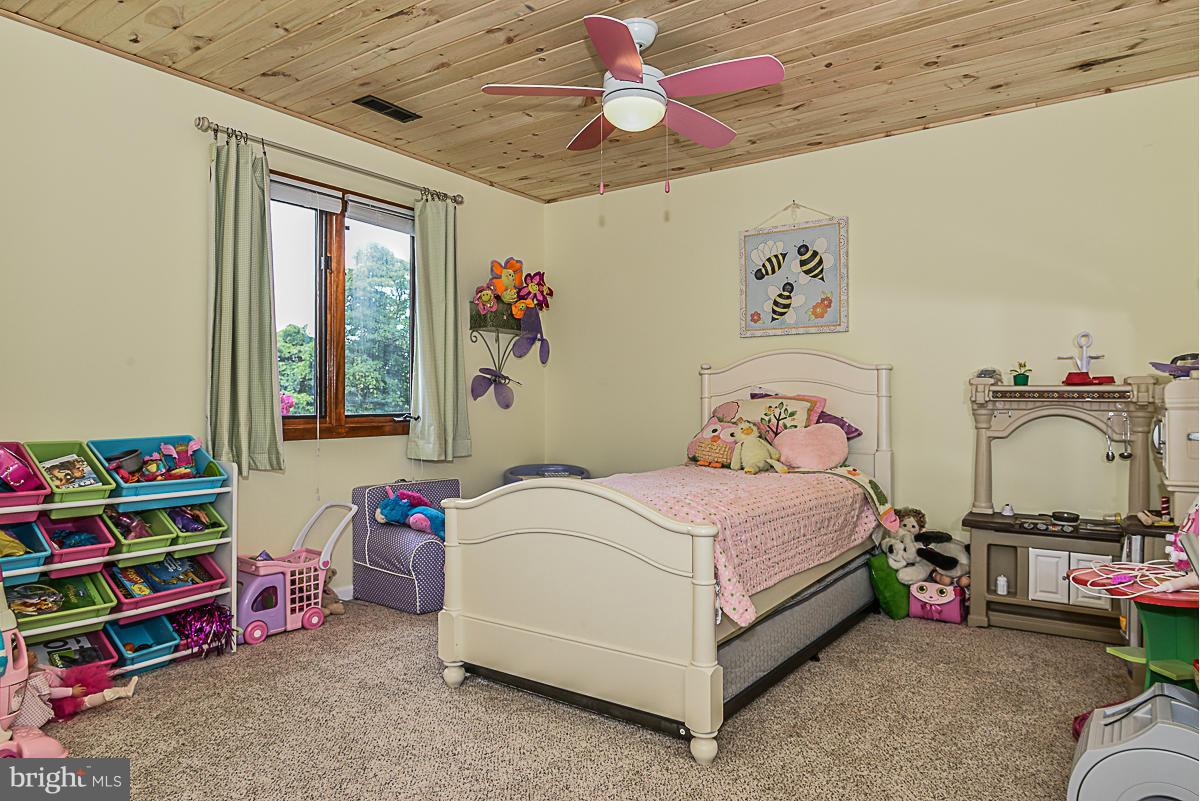18557 Woodburn Road Leesburg, VA 20175 - Photo 16 of 25 Bedroom