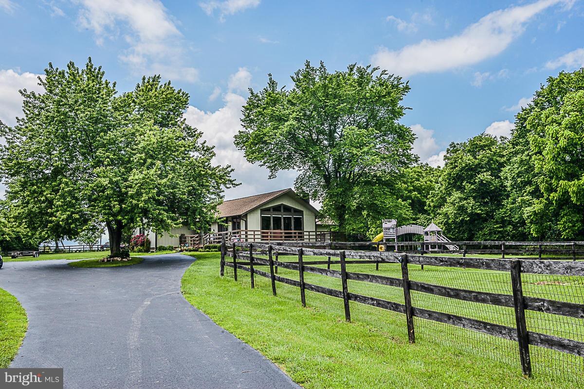 18557 Woodburn Road Leesburg, VA 20175 - Photo 3 of 25 Exterior (General)