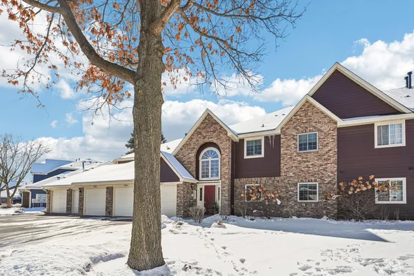 $269,900 | 2545 Concord Way, Unit 115, Mendota Heights, MN 55120