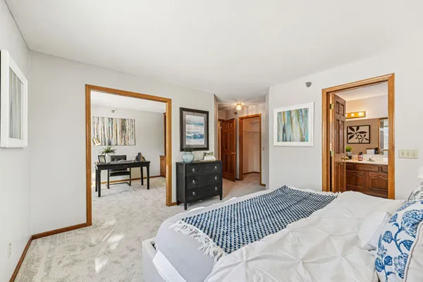 $269,900 | 2545 Concord Way, Unit 115, Mendota Heights, MN 55120