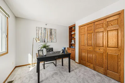 $269,900 | 2545 Concord Way, Unit 115, Mendota Heights, MN 55120