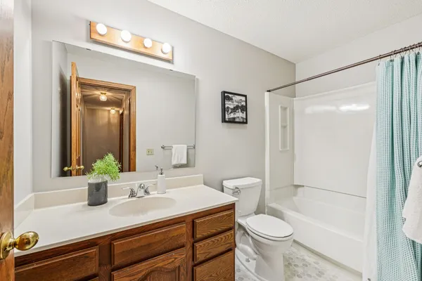 $269,900 | 2545 Concord Way, Unit 115, Mendota Heights, MN 55120