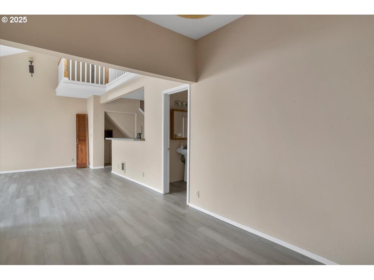 801 Northwest Coast Street, Unit 2 Newport, OR 97365 - Photo 14 of 27