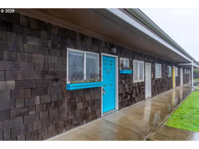 $409,900 | 801 Northwest Coast Street, Unit 2, Newport, OR 97365