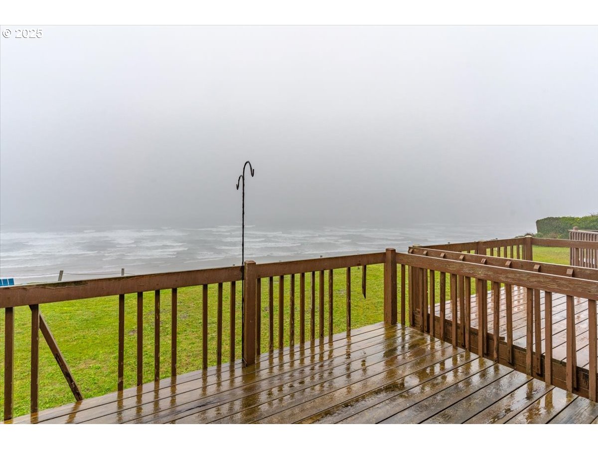 801 Northwest Coast Street, Unit 2 Newport, OR 97365 - Photo 21 of 27