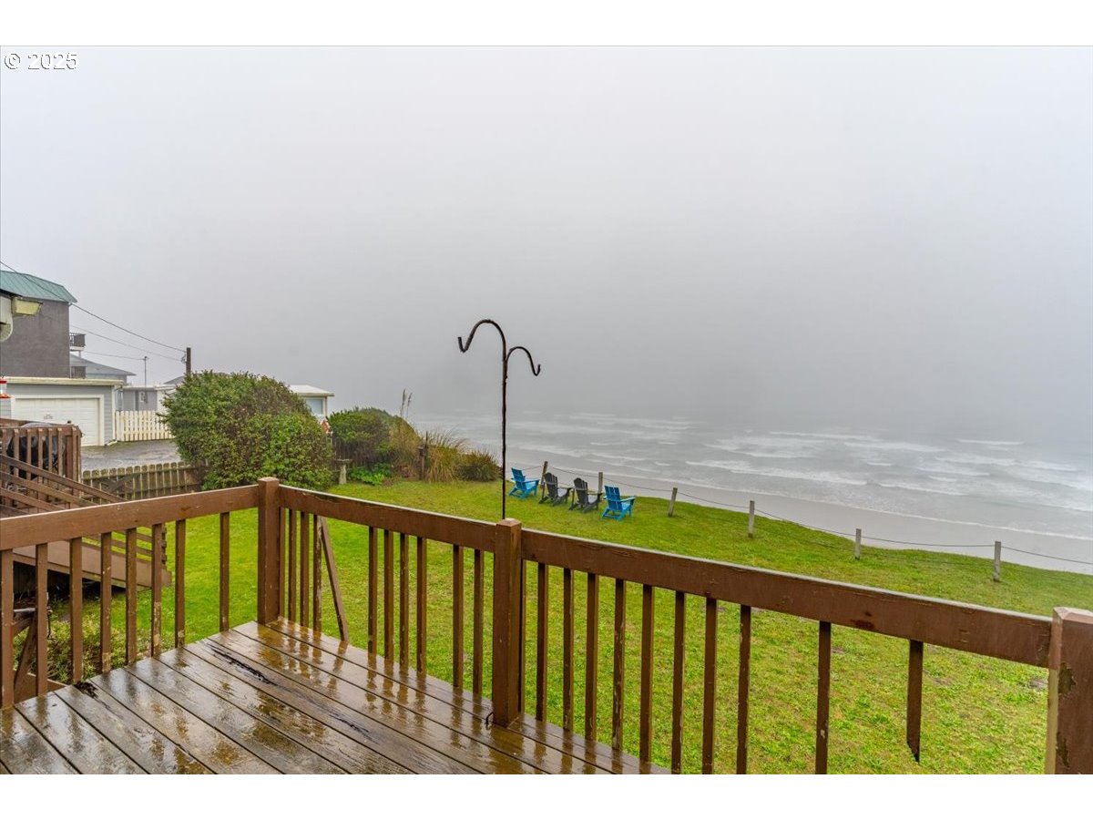 801 Northwest Coast Street, Unit 2 Newport, OR 97365 - Photo 22 of 27