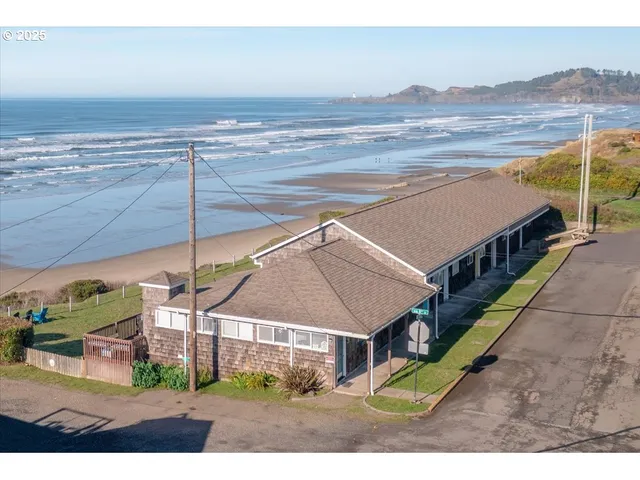 $409,900 | 801 Northwest Coast Street, Unit 2, Newport, OR 97365