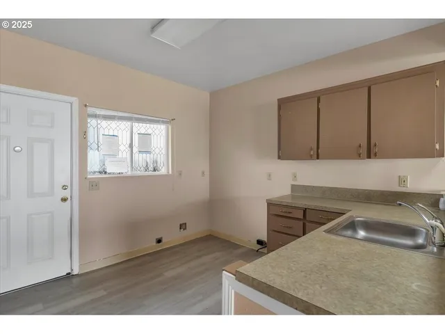 $409,900 | 801 Northwest Coast Street, Unit 2, Newport, OR 97365