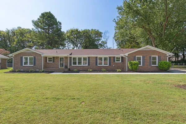 $590,000 | 2353 Braxton Bragg Drive, Murfreesboro, TN 37129