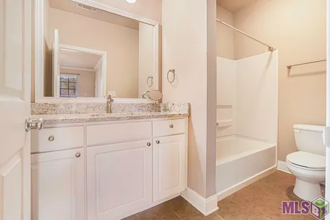 $200,000 | 900 Dean Lee Drive, Unit 405, Baton Rouge, LA 70820