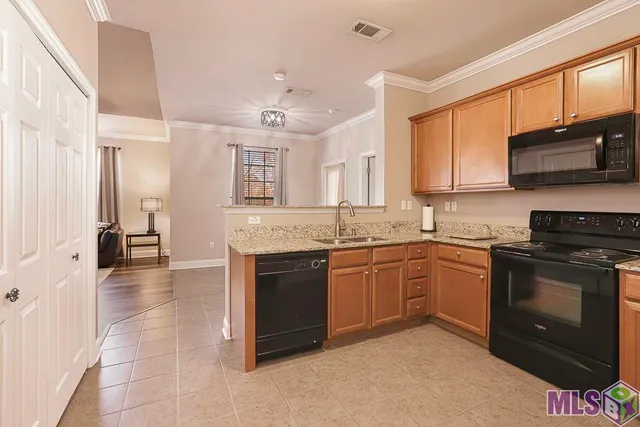 $200,000 | 900 Dean Lee Drive, Unit 405, Baton Rouge, LA 70820