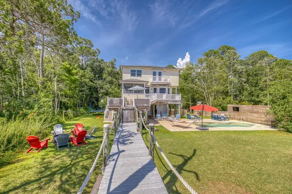 $899,900 | 7121 Wells Avenue, Navarre, FL 32566