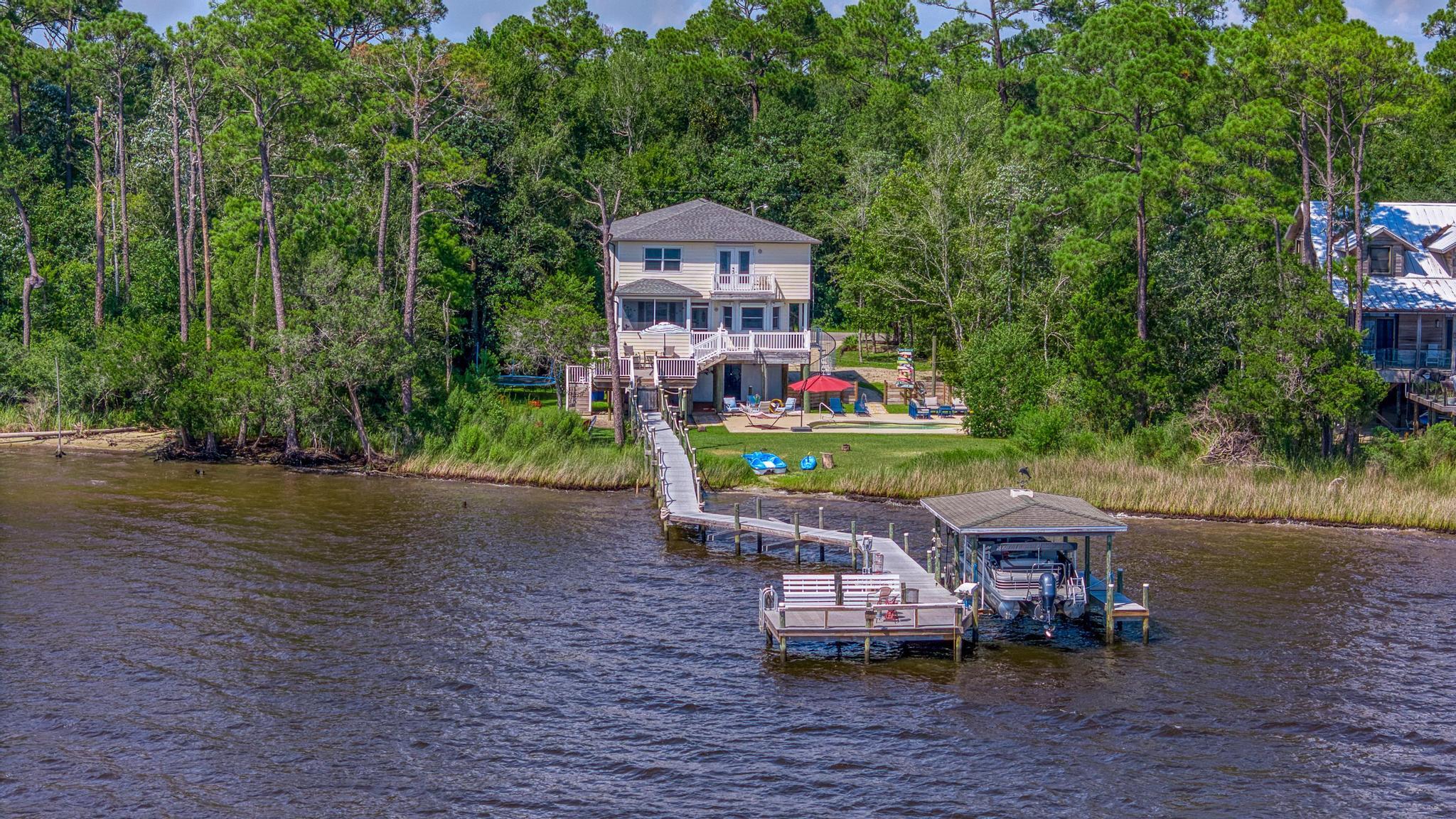 7121 Wells Avenue Navarre, FL 32566 - Photo 117 of 125 DJI_20250721152722_0703_D_HDR