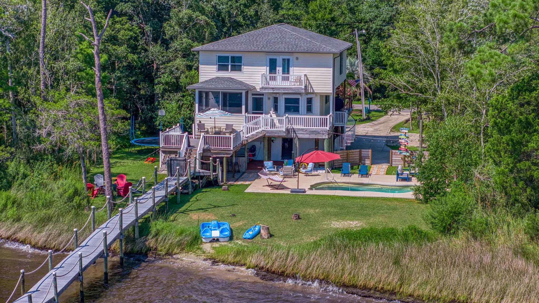 7121 Wells Avenue Navarre, FL 32566 - Photo 118 of 125 DJI_20250721152750_0709_D_HDR