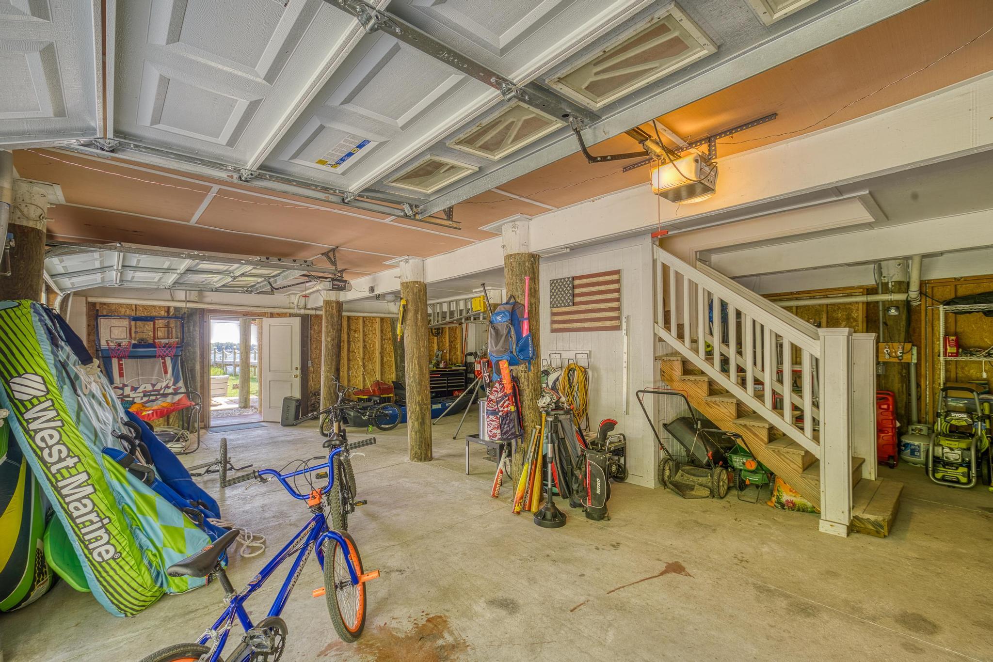 7121 Wells Avenue Navarre, FL 32566 - Photo 80 of 125 a view of a room with gym equipment