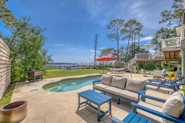 $899,900 | 7121 Wells Avenue, Navarre, FL 32566