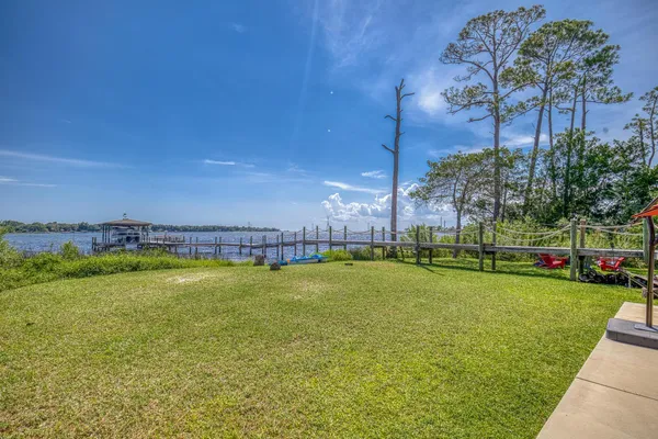 $899,900 | 7121 Wells Avenue, Navarre, FL 32566