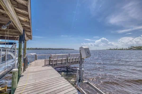 $899,900 | 7121 Wells Avenue, Navarre, FL 32566