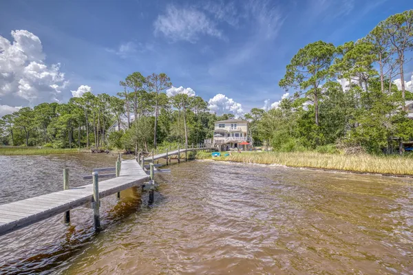 $899,900 | 7121 Wells Avenue, Navarre, FL 32566