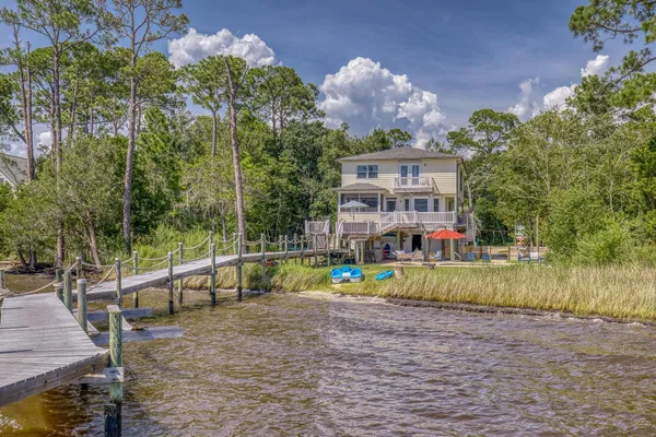 $899,900 | 7121 Wells Avenue, Navarre, FL 32566