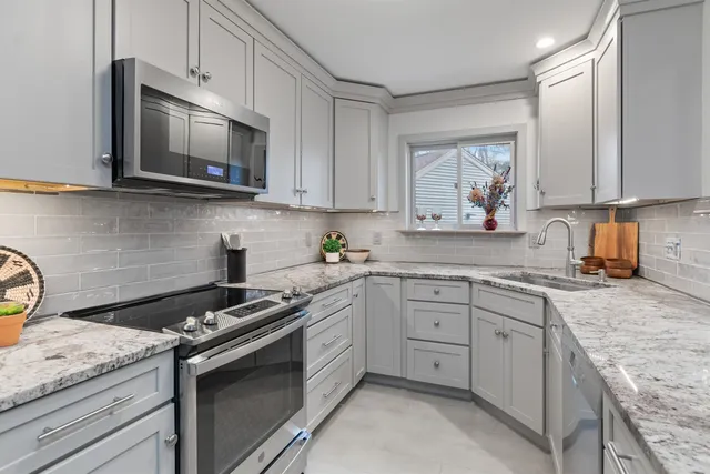 $379,000 | 224 Locust Hill Road, Shelburne, VT 05482