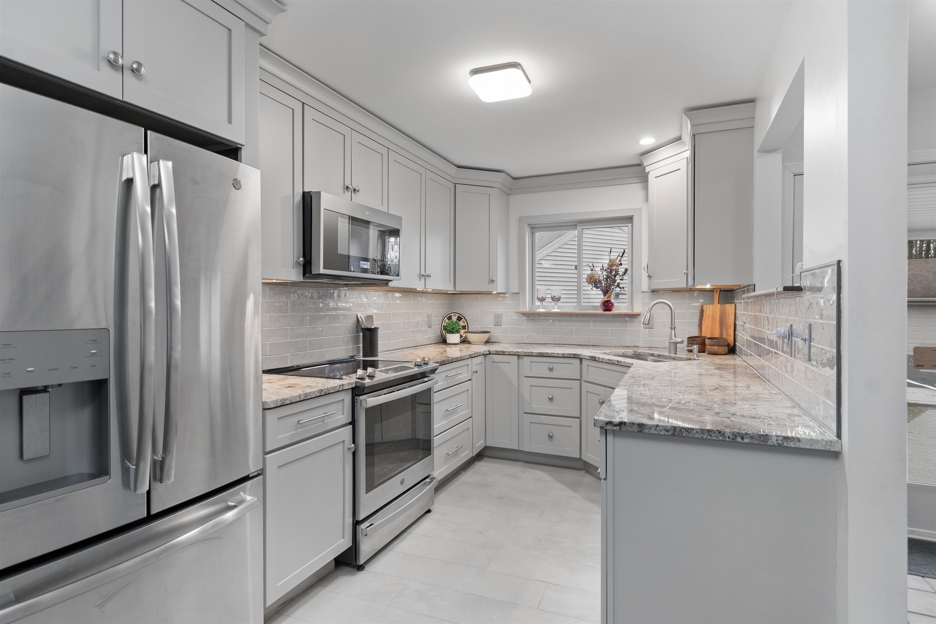 224 Locust Hill Road Shelburne, VT 05482 - Photo 3 of 45