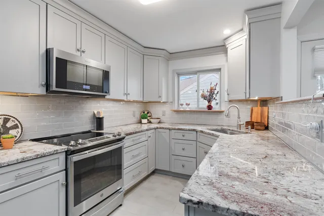 $389,000 | 224 Locust Hill Road, Shelburne, VT 05482